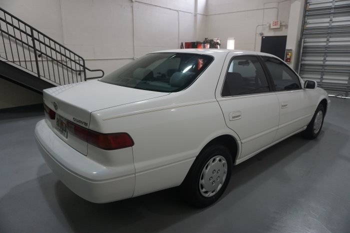Toyota Camry CE 1999 full